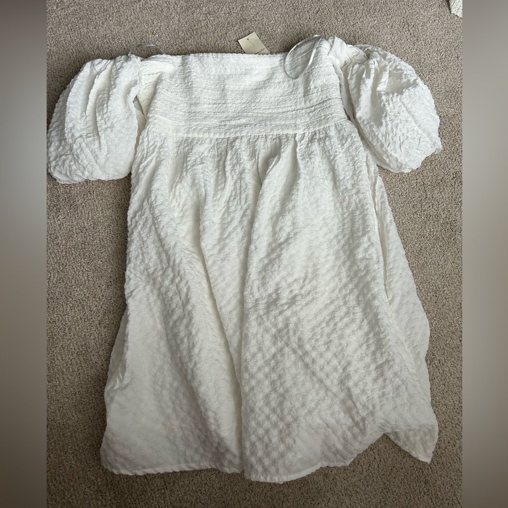 White abercrombie puff sleeve dress
